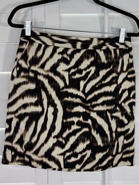 Ann Taylor Zebra-Print Mini Pencil Skirt (4P)